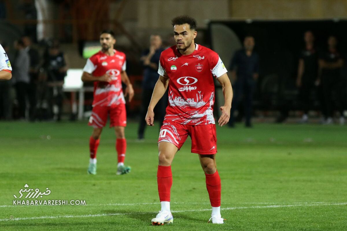 خیز بلند اورونوف برای ثبت یک رکورد تاریخی در پرسپولیس