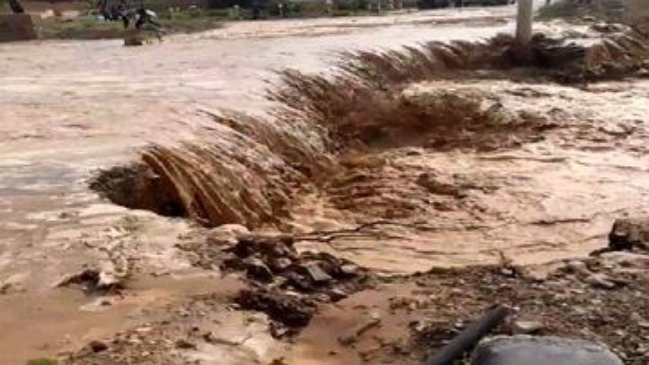 ۳ کشته و ۸ مفقودی در سیلابِ جیرفت